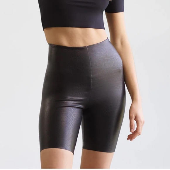 NWT Commando Women's Black Sz S Vegan Faux Leather Cutoff Biker Shorts Modest - Picture 1 of 9